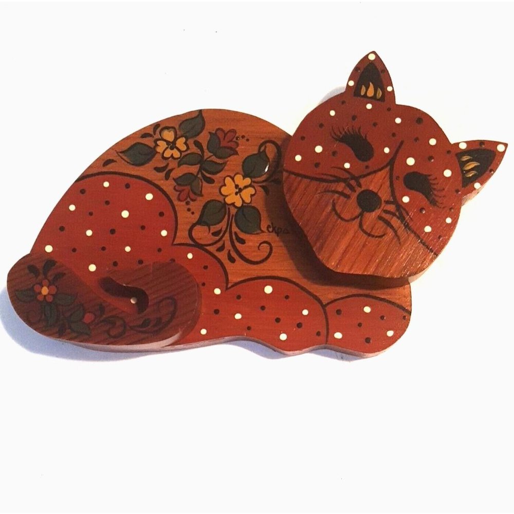 Vintage Wooden Smiling Cat Hand Painted Figurine Red Flowers 7 Inch Vintage 1980